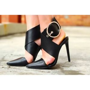 Wrap-around buckle Zara heels